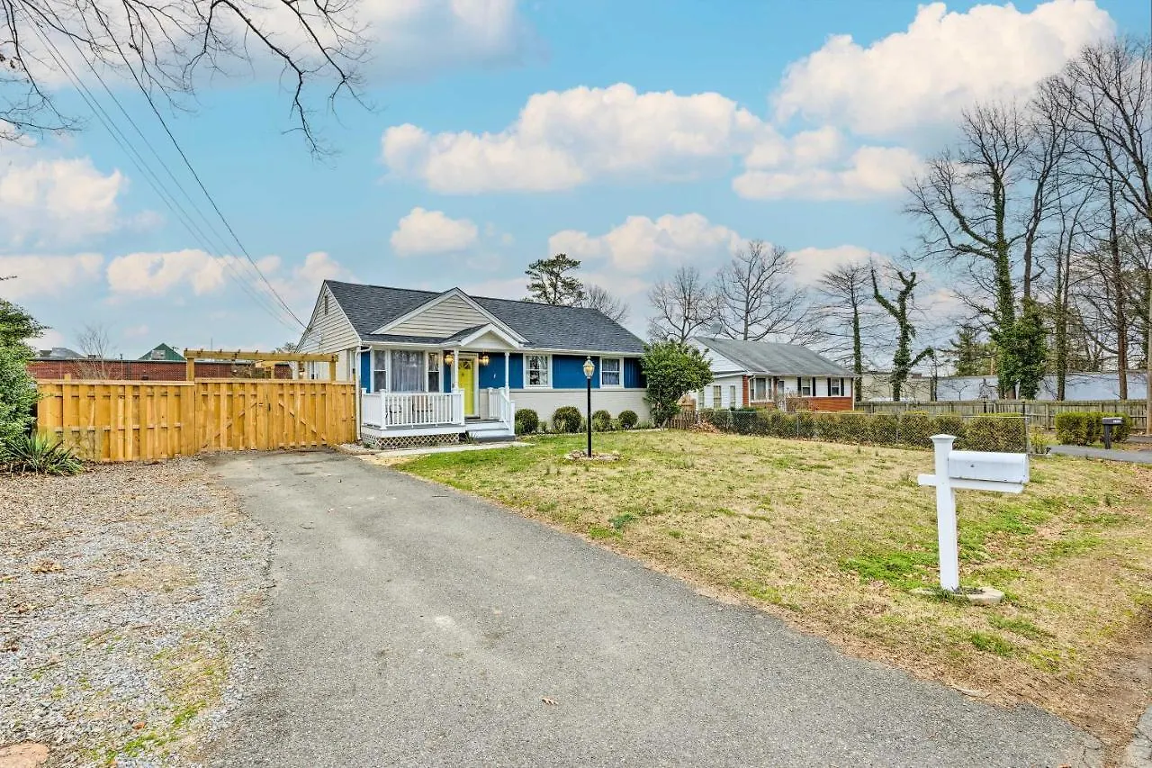 Richmond Home With Fire Pit - 12 Mi To Downtown 度假居