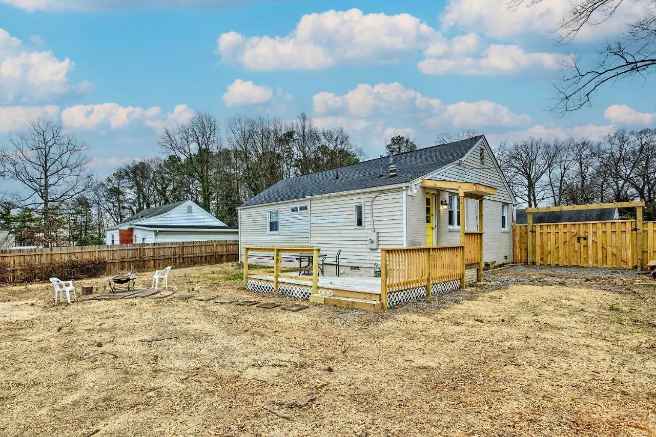 Richmond Home With Fire Pit - 12 Mi To Downtown 펜션
